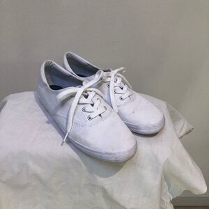 Ked's Canvas sneaker